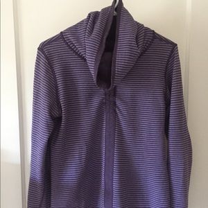 NWOT Lululemon In a Cinch Reversible Pullover